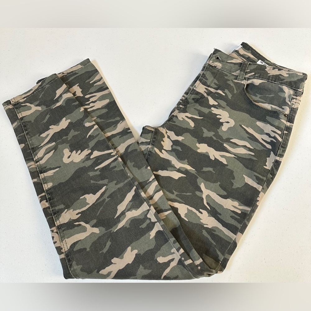 Kensie Camo Skinny Jeans size 8/29